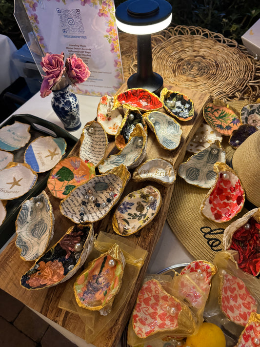 Collections of Various Designs of Oyster and Scallop Shell